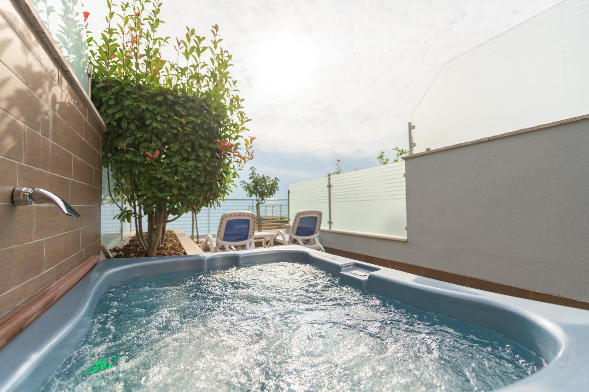 Garda Suite Hotel (Adults Only) Limone sul Garda Luaran gambar